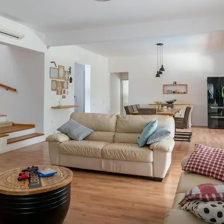 Sofia בית נופש